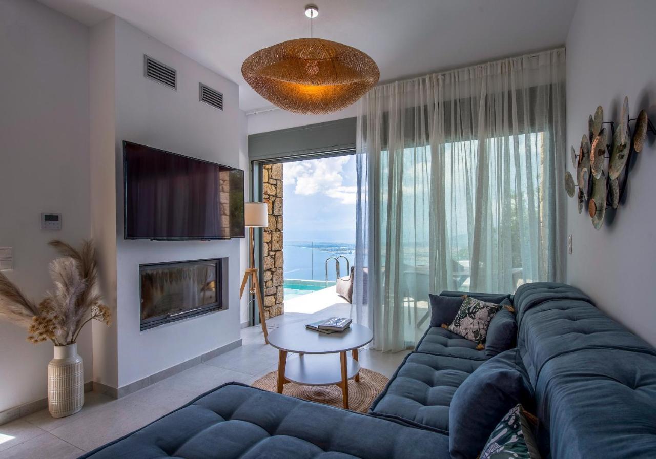 Villa Lithos Retreat 1 à Kalamata Extérieur photo