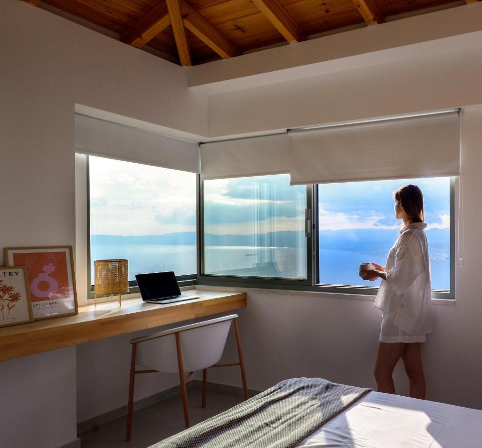 Villa Lithos Retreat 1 à Kalamata Extérieur photo
